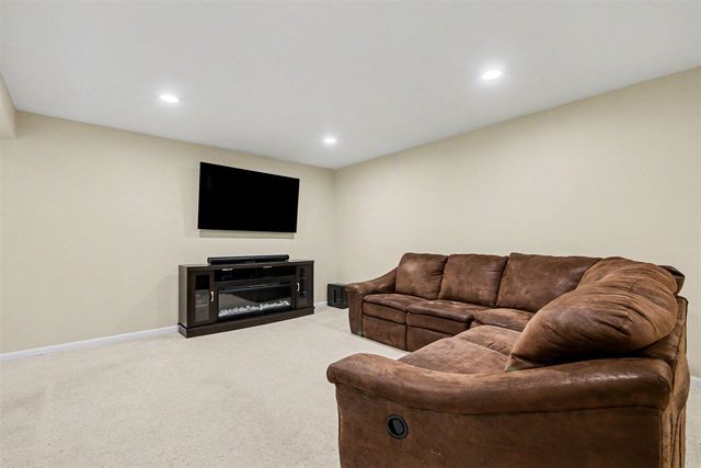 1330 Meadowgreen Court, Caledonia, MI 49316