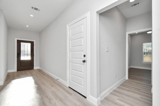 805 Road 5203, Cleveland, TX 77327