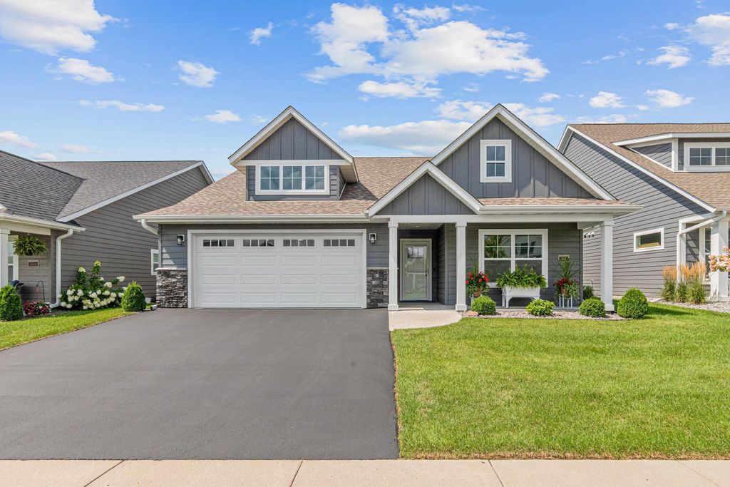 5030 Dale Ridge Road, Woodbury, MN 55129