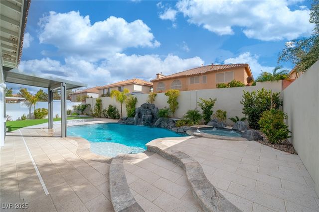 6655 Tranquil Seas Court, Las Vegas, NV 89139