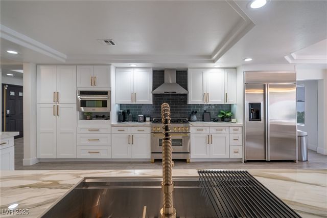 6655 Tranquil Seas Court, Las Vegas, NV 89139