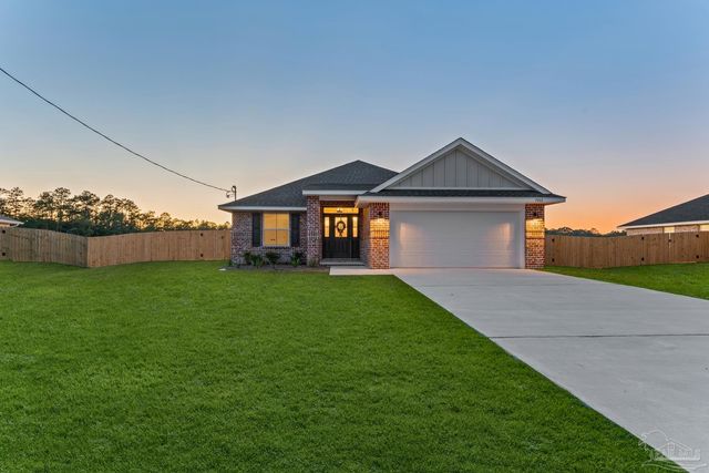 7945 Twin Lake Dr, Milton, FL 32583