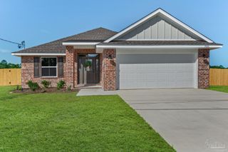 7945 Twin Lake Dr, Milton, FL 32583