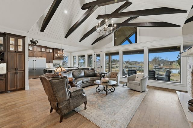 613 Kiowa Drive W, Lake Kiowa, TX 76240