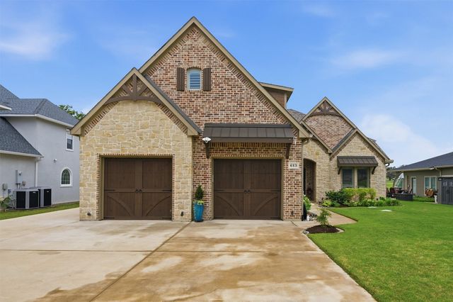 613 Kiowa Drive W, Lake Kiowa, TX 76240