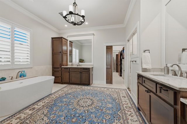613 Kiowa Drive W, Lake Kiowa, TX 76240
