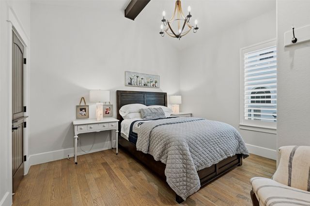 613 Kiowa Drive W, Lake Kiowa, TX 76240
