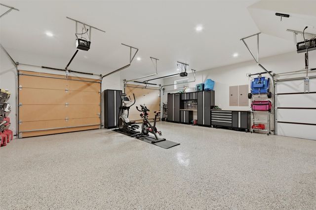 613 Kiowa Drive W, Lake Kiowa, TX 76240