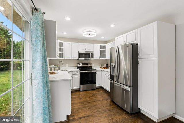110 LAKE VIEW DR, Annapolis, MD 21403