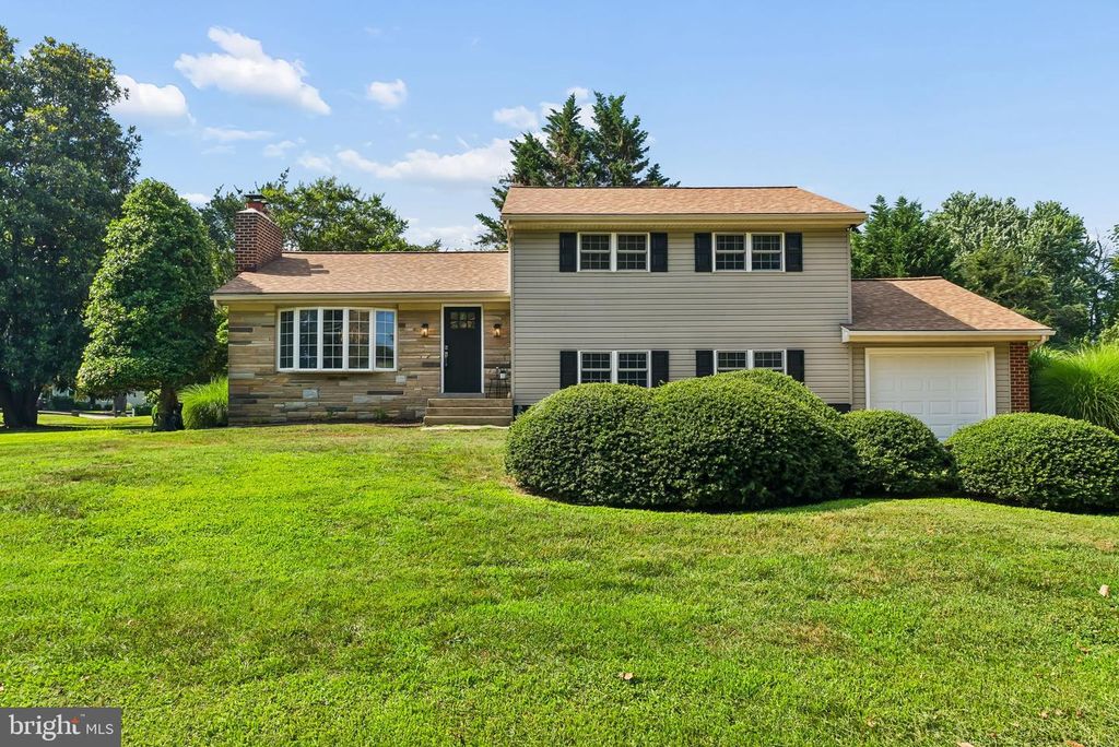 110 LAKE VIEW DR, Annapolis, MD 21403