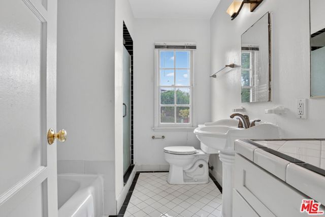 314 N St Andrews Place 3, Los Angeles, CA 90004