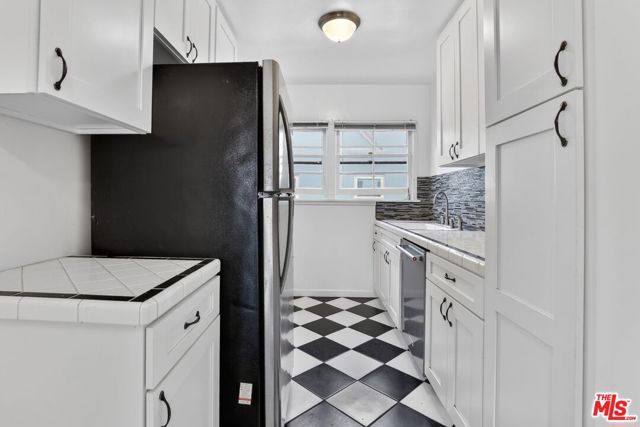 314 N St Andrews Place 3, Los Angeles, CA 90004