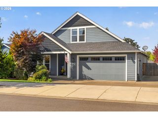 1023 JAYSIE Dr, Silverton, OR 97381
