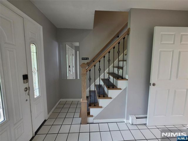 15 Sweetwood Court, Par-troy Hills Twp., NJ 07054