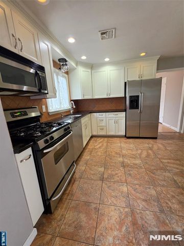 15 Sweetwood Court, Par-troy Hills Twp., NJ 07054