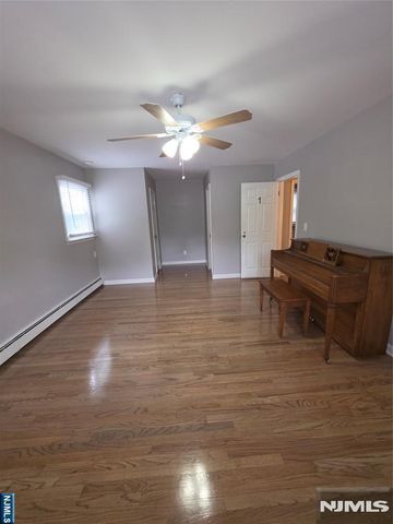 15 Sweetwood Court, Par-troy Hills Twp., NJ 07054