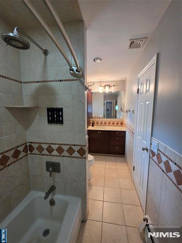 15 Sweetwood Court, Par-troy Hills Twp., NJ 07054