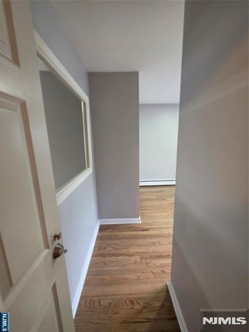 15 Sweetwood Court, Par-troy Hills Twp., NJ 07054