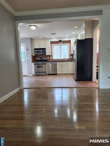 15 Sweetwood Court, Par-troy Hills Twp., NJ 07054