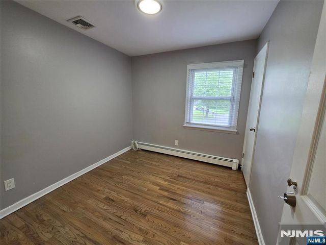 15 Sweetwood Court, Par-troy Hills Twp., NJ 07054
