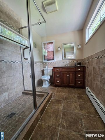 15 Sweetwood Court, Par-troy Hills Twp., NJ 07054