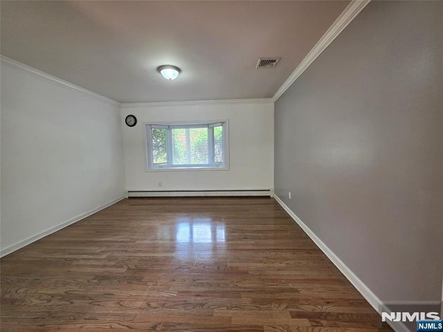 15 Sweetwood Court, Par-troy Hills Twp., NJ 07054