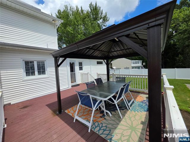 15 Sweetwood Court, Par-troy Hills Twp., NJ 07054