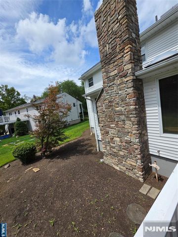15 Sweetwood Court, Par-troy Hills Twp., NJ 07054