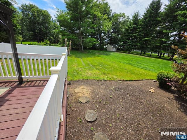15 Sweetwood Court, Par-troy Hills Twp., NJ 07054