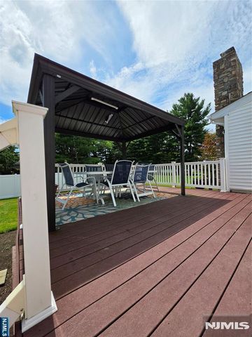 15 Sweetwood Court, Par-troy Hills Twp., NJ 07054
