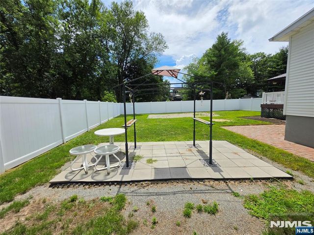 15 Sweetwood Court, Par-troy Hills Twp., NJ 07054