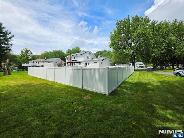 15 Sweetwood Court, Par-troy Hills Twp., NJ 07054