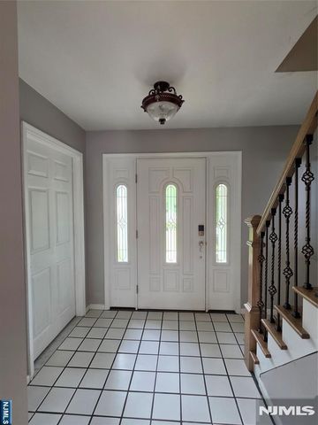 15 Sweetwood Court, Par-troy Hills Twp., NJ 07054