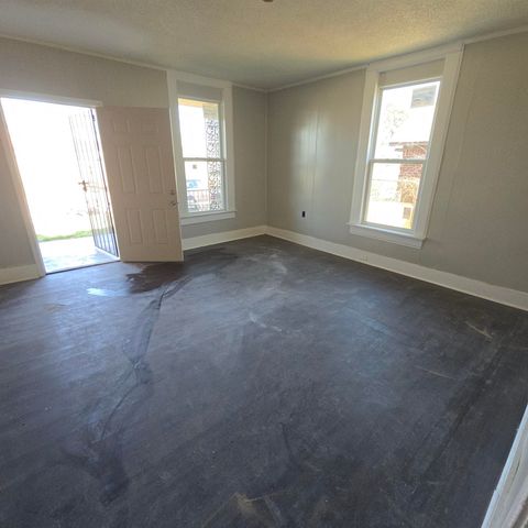 385 WALKER AVE, Memphis, TN 38126