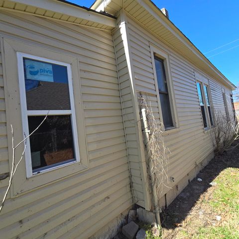 385 WALKER AVE, Memphis, TN 38126