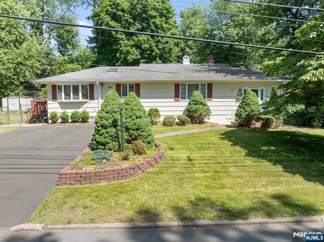 22 Lake Street, Hillsdale, NJ 07642