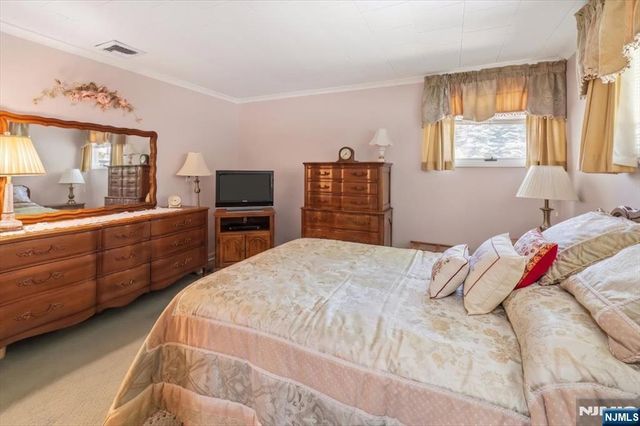 22 Lake Street, Hillsdale, NJ 07642