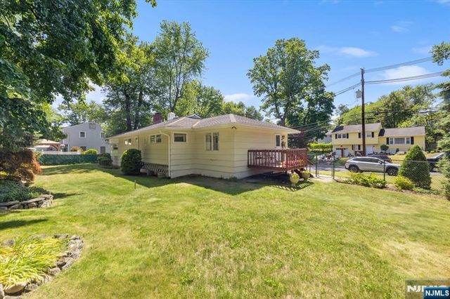 22 Lake Street, Hillsdale, NJ 07642