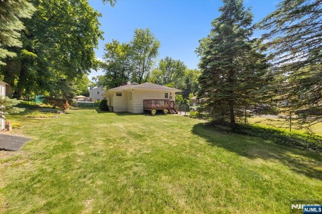 22 Lake Street, Hillsdale, NJ 07642