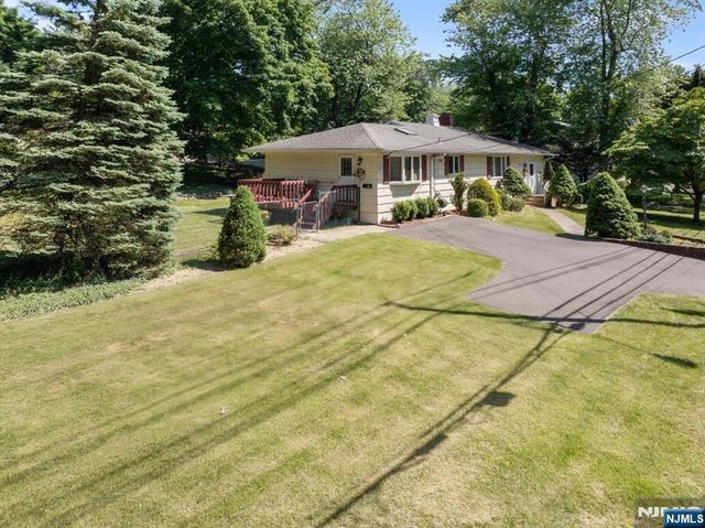 22 Lake Street, Hillsdale, NJ 07642