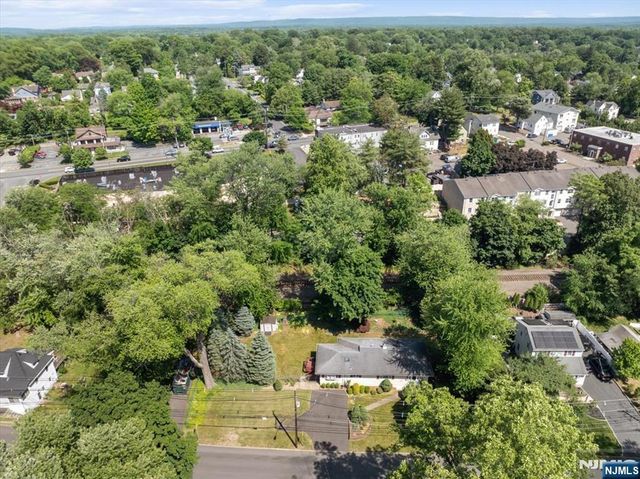 22 Lake Street, Hillsdale, NJ 07642