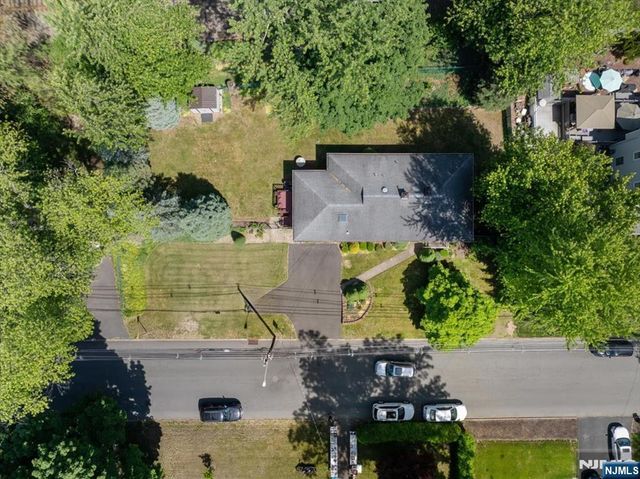 22 Lake Street, Hillsdale, NJ 07642