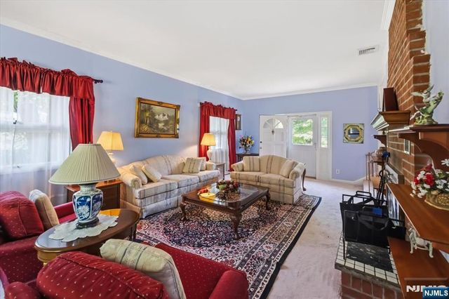 22 Lake Street, Hillsdale, NJ 07642