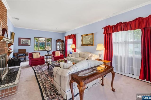 22 Lake Street, Hillsdale, NJ 07642