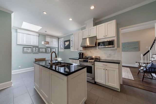 241 Lakeview NE Avenue, Atlanta, GA 30305