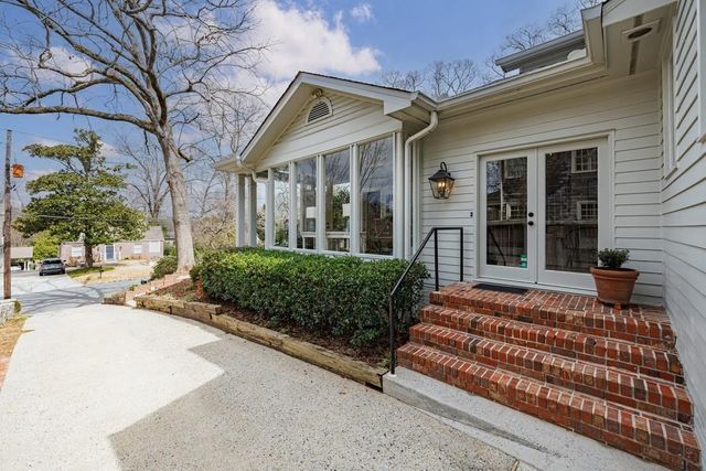 241 Lakeview NE Avenue, Atlanta, GA 30305