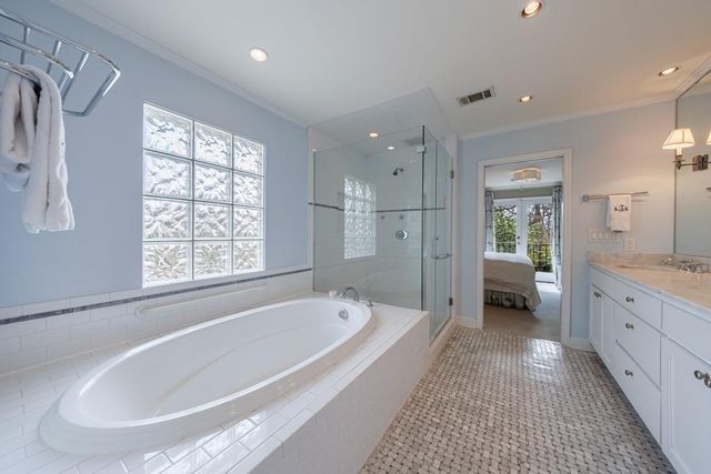 241 Lakeview NE Avenue, Atlanta, GA 30305