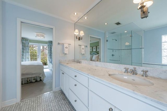 241 Lakeview NE Avenue, Atlanta, GA 30305