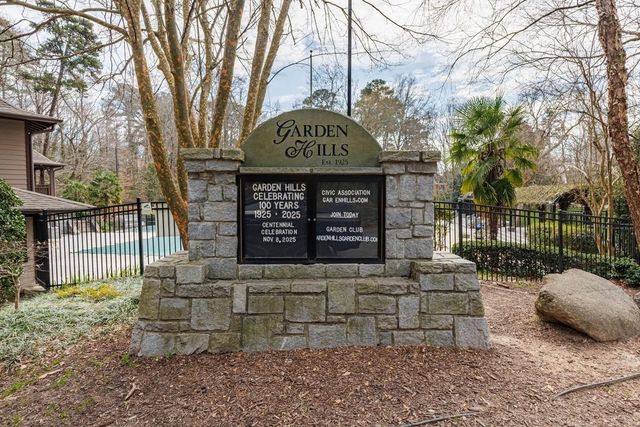 241 Lakeview NE Avenue, Atlanta, GA 30305