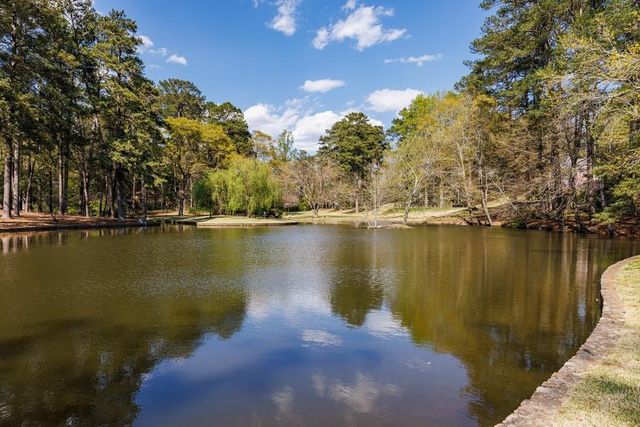 241 Lakeview NE Avenue, Atlanta, GA 30305